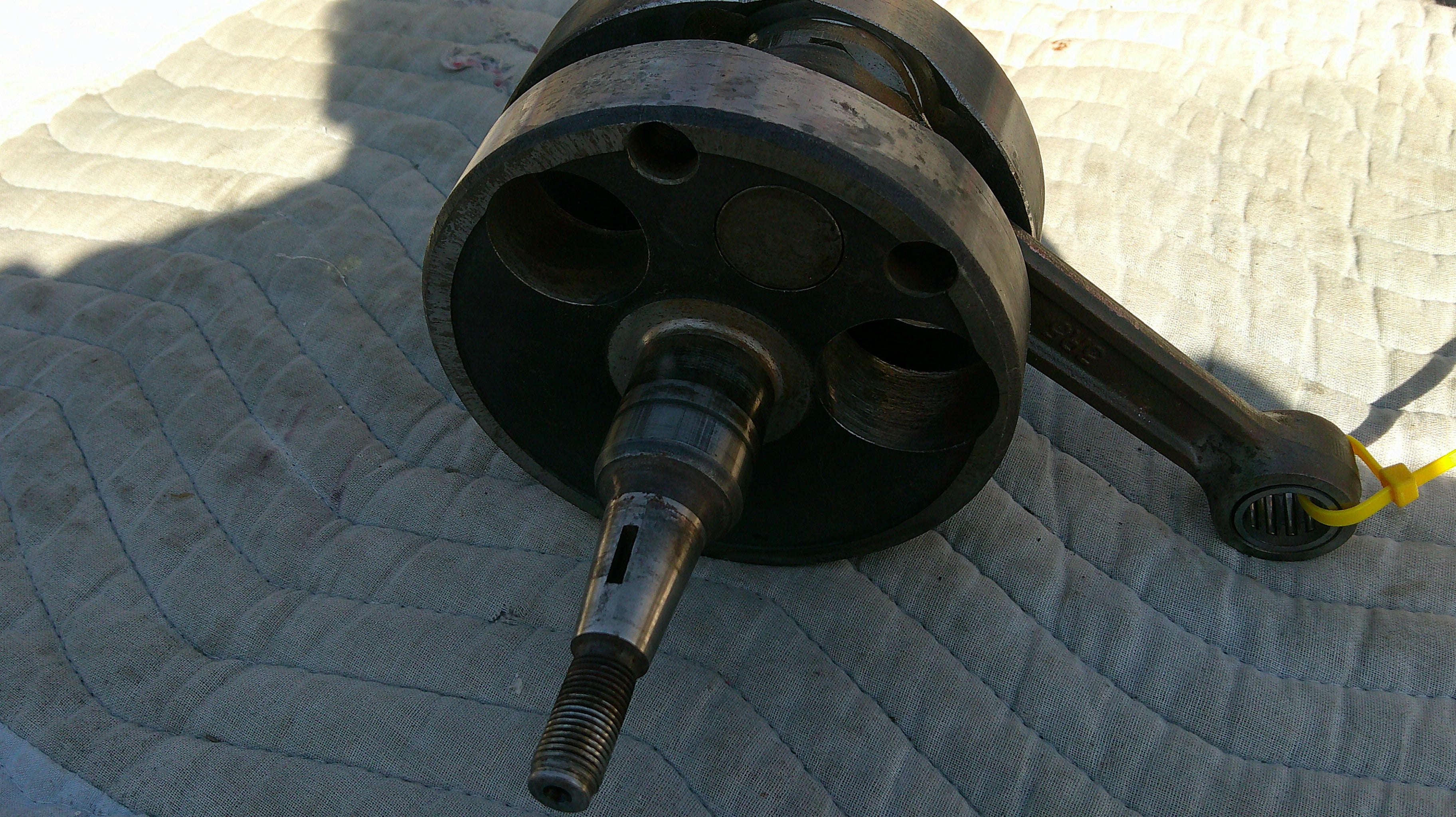 1981 Yamaha IT/YZ465 crank shaft