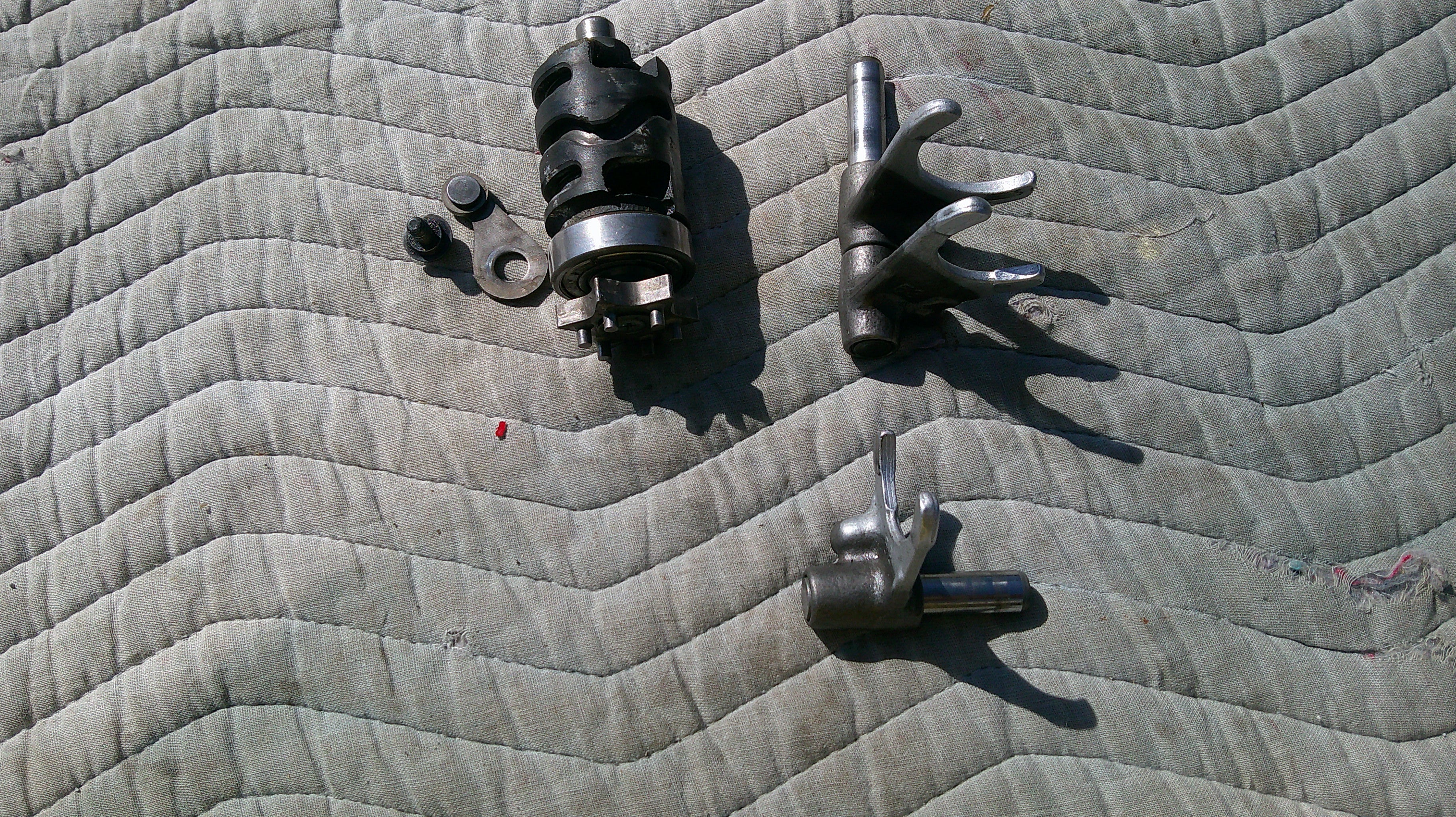 1981 YZ/IT 465 shift drum and forks