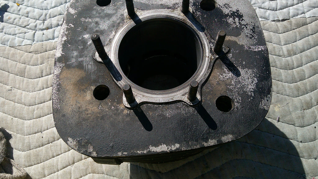 Cylinder jug for a 1981 Yamaha YZ/IT465