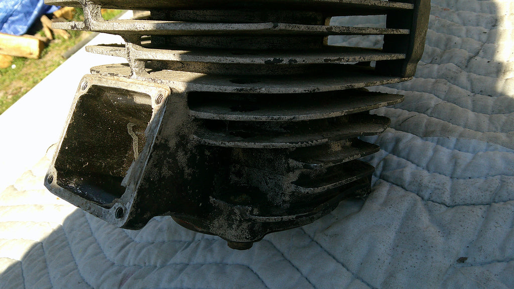 Cylinder jug for a 1981 Yamaha YZ/IT465